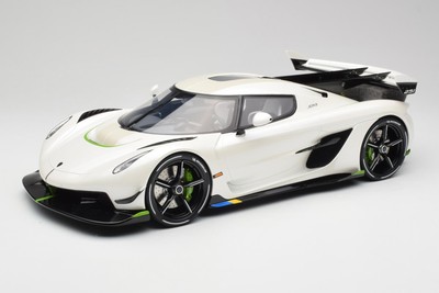 KOENIGSEGG JESKO CRYSTAL WHITE  - (1:12)
