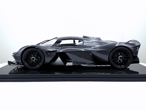 ASTON MARTIN VALKYRIE CARBON