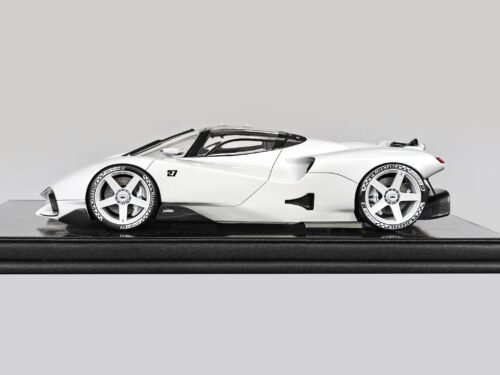 Nilu27 White Resin Model Car