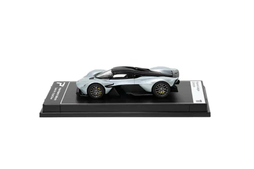 ASTON MARTIN VALKYRIE (SKYFALL SILVER)