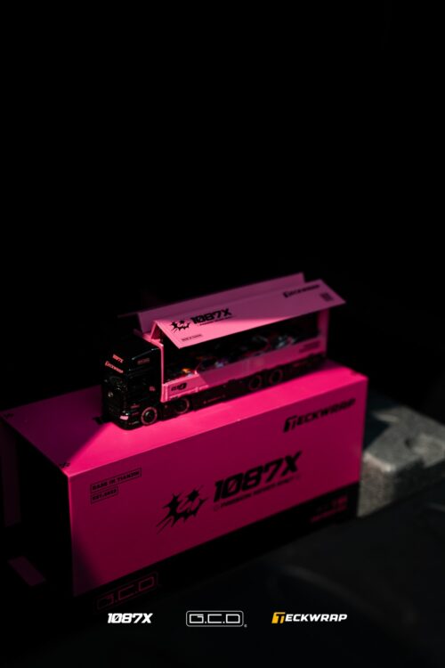 HINO700 1087X  TRANSPORT TRUCK PINK LIVERY